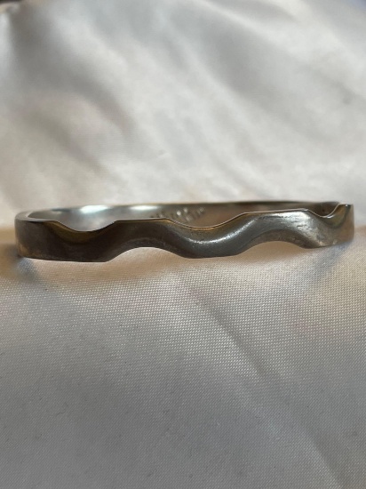 Sterling silver bangle bracelet.