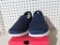 Skechers size 9 navy shoes