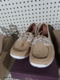Clarks size 9 boat shoes