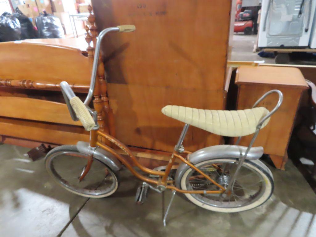 Vintage girls Schwinn banana seat bicycle | Proxibid Vintage girls Schwinn banana seat bicycle | Proxibid