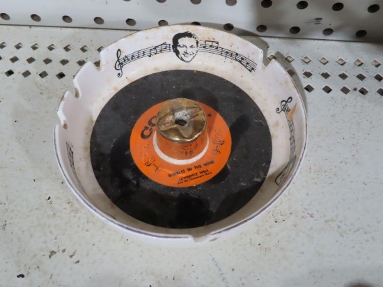 Lawrence Welk bubbles in the wine ashtray