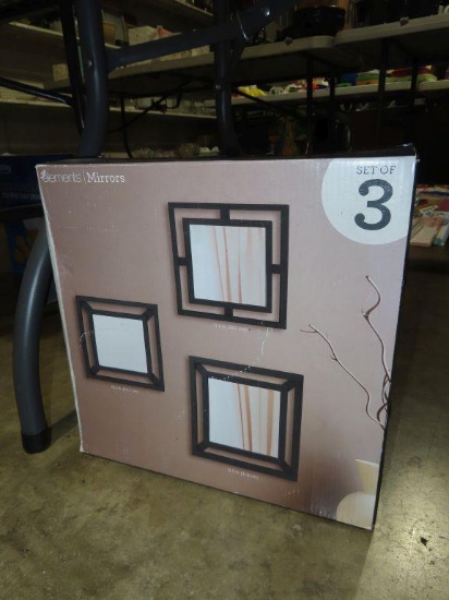 Three piece hanging mirror set