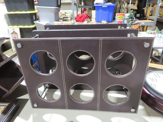 Lot of two wine racks