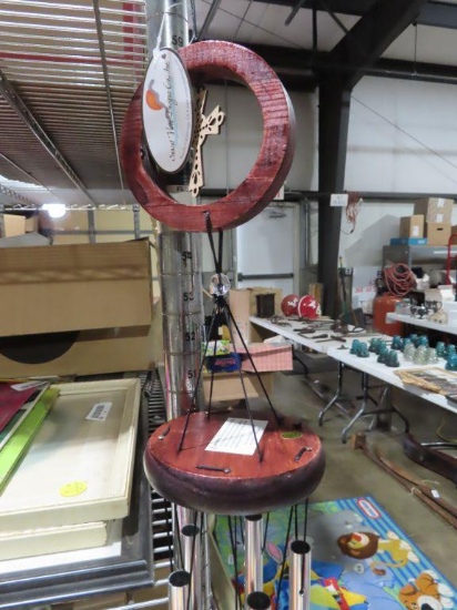 Wind chimes with cross design