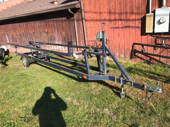 PONTOON BOAT TRAILER