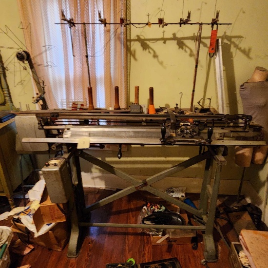 Wahlt model DFM knitting machine