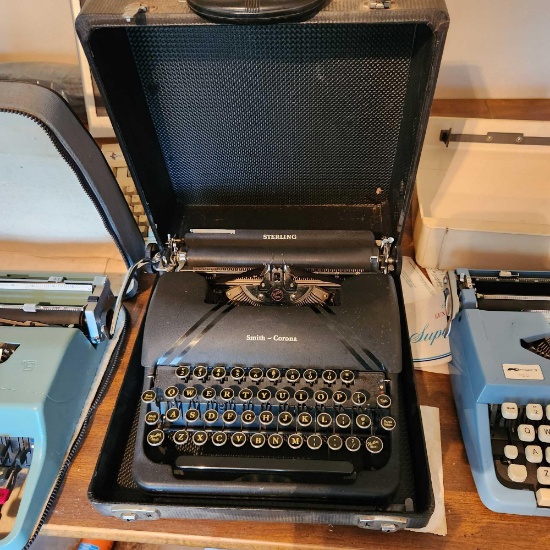 Antique Smith Corona Sterling typewriter with case