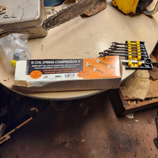 Pittsburgh coil spring compressor and wrench set