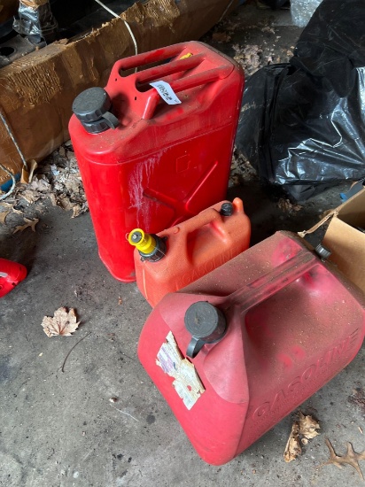 5 gallon metal safety can and plastic gas cans