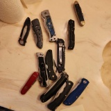 Lot of 12 assorted pocket knives