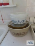Lot of Pyrex baking dishes