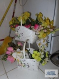 Lot of baskets with florals