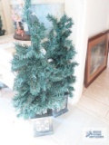 Lot of two lighted decorative trees