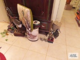 Lot of duck figurines, duck motif ice bucket, glasses, etc