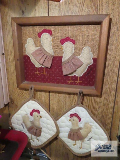 Applique chicken picture with hot pads