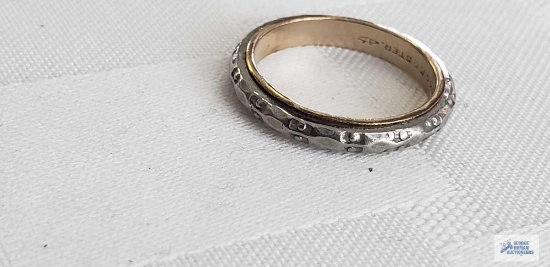 Two-tone ring marked 10K G. F. and Sterling 2.6 G