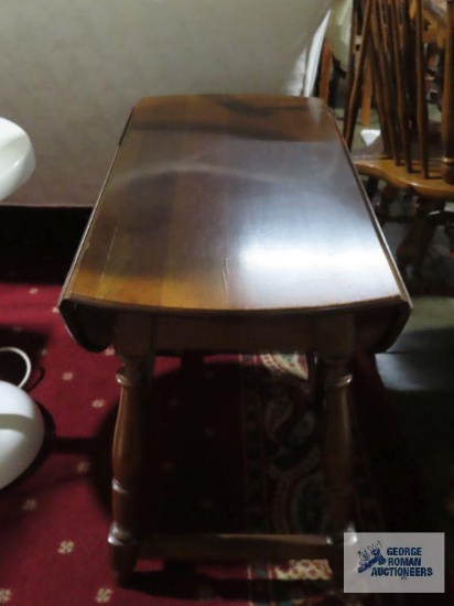 Drop leaf occasional table