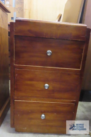 Wood chest with three drawers