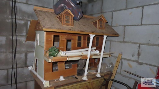 Dollhouse, needs repaired
