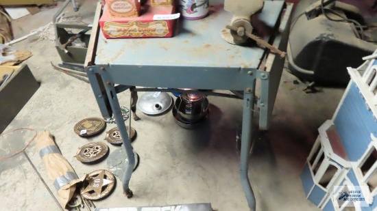 Metal table and vise