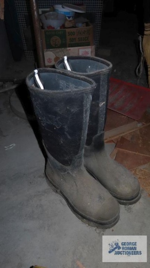 Muck boots, size 9/9-1/2