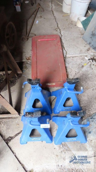 lot of 6 ton jack stands and metal vintage creeper