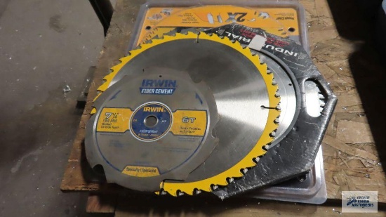 Lot of assorted saw blades