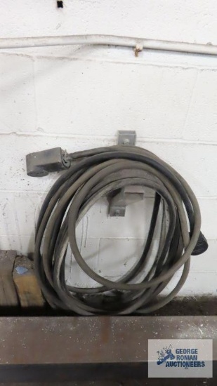 Heavy duty 220 volt extension cord
