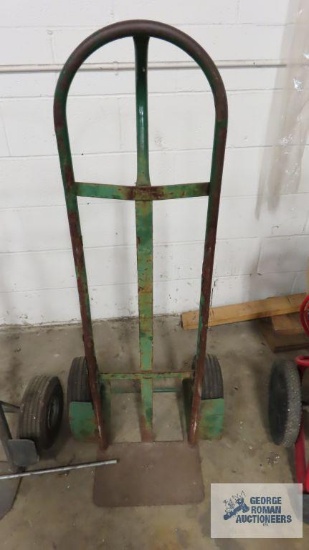Two wheel dolly with pneumatic tires