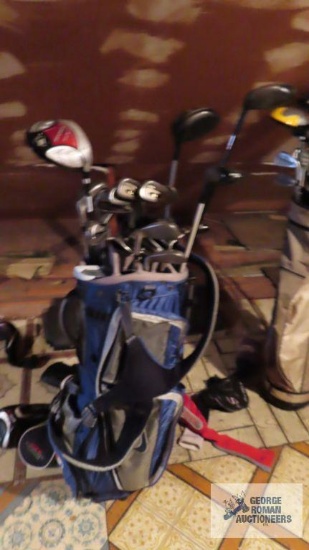 Pepsi golf bag with clubs
