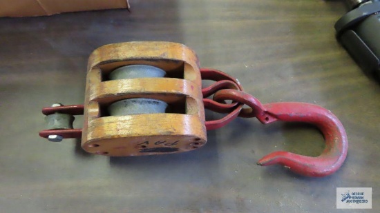 Vintage wooden block and tackle