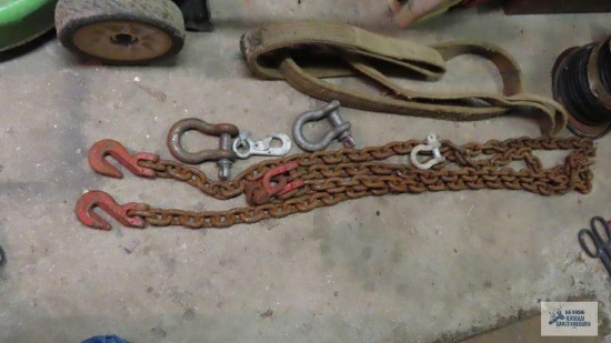 Heavy duty chain with hooks and clevis
