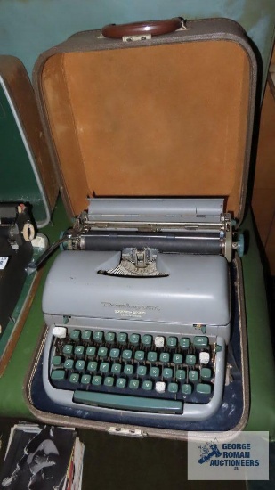 Vintage Remington Deluxe typewriter
