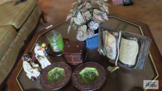 Lot of figurines, ashtrays, candle, artificial plant, etc