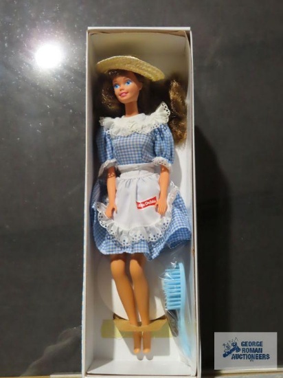 1992 Little Debbie Snacks Barbie collector's edition with box