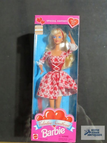 1995 Valentine Sweetheart Barbie special edition with box