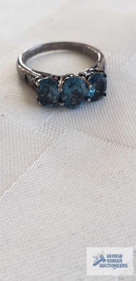 Three blue gemstones ring, marked 925