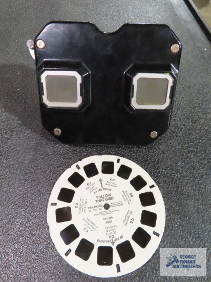 Vintage Sawyers Viewmaster with Follow That Bird reel