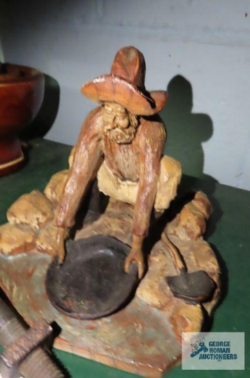 Salem Towne miner...figurine