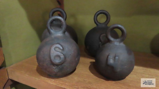 Decorative 4, 6, 8, and 10 weight metal balls