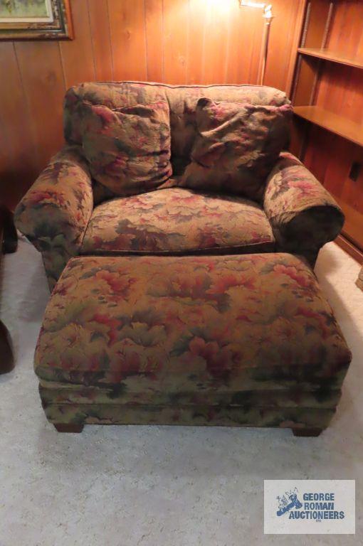 floral oversized chair and ottoman by Bernie Proxibid