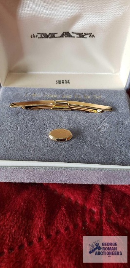 Gold colored collar holder and tie tack set