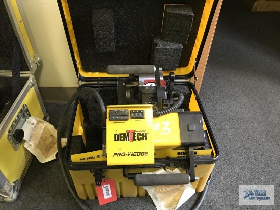 DEM-TECH PRO-WEDGE