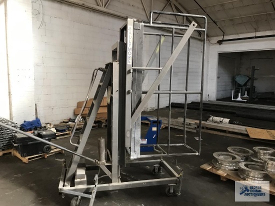 BALLYMORE ELECTRIC MANLIFT