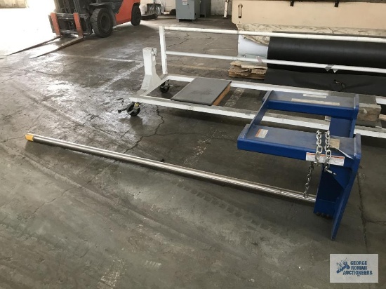 ZORO FORKLIFT ATTACHMENT WITH BOOM