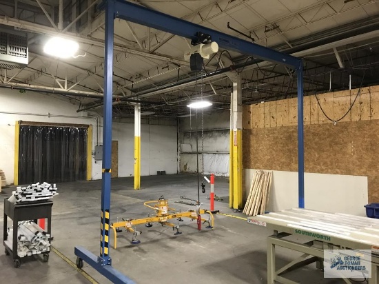 GOBEL 1 TON CRANE WITH HOIST AND TRACK