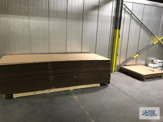 ROLL OF ULINE TOP SHEETING, STRAP GUARDS AND CARDBOARD