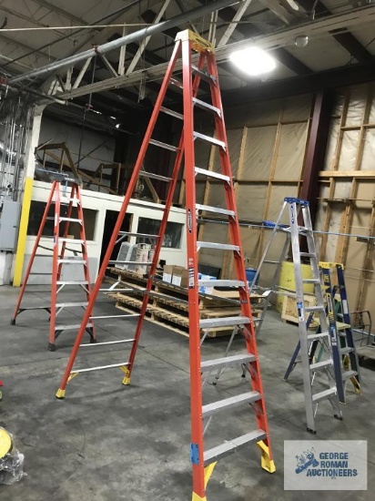 WERNER 12-FOOT FIBERGLASS STEPLADDER
