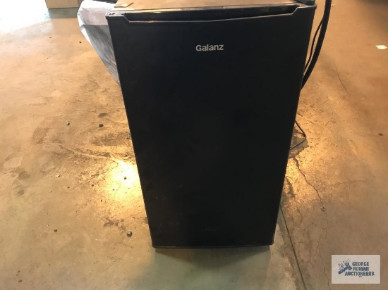 GALANZ MINI FRIDGE
