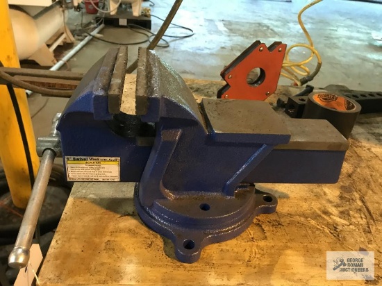 6" SWIVEL VISE WITH ANVIL